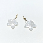 【桜】ホワイトシェル（白蝶貝）　フラワー 12mm　２個　 14kgf　ハンドメイド素材