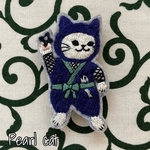 忍ニャの刺繍ブローチ