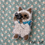 旅するニャンコの刺繍ブローチ【シャム】