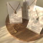 イニシャル　ゴールドネックレス［GKN015］イニシャル　  イニシャルネックレス　華奢　シンプル　サージカルステンレス