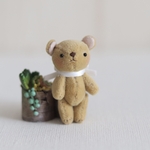 約5.5cm程の小さなクマさん ベージュブラウン
