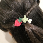 ハンドメイド　いちご畑のヘアゴム