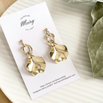 大ぶり ピアス ゴールド flower ダブル リング ピアス / イヤリング / 樹脂ピアス / チタンピアス / シンプル