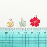 【みぃたまさま専用出品】お花のチャームセット