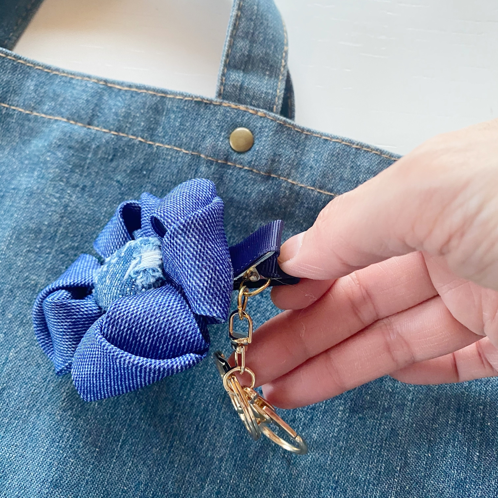 便利で実用的！ハンドメイド リボンバッグクリップ／ バッグチャーム