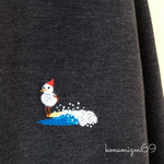 サーファー雪だるま・シモン君の柔らか手刺繍トレーナー