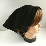 黒無地ウール（ツイル）ひも付き（黒綾テープ）タック入りバブーシュカ三角巾　（レース付）