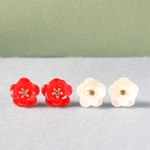 ✿  紅白梅の花のイヤリング ✿  