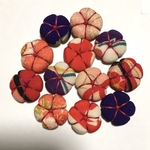 和のパーツ　縮緬細工　正絹の梅の花12個