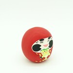 ミニだるま「カッパを抱く」