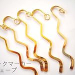 お好きなチャームをぶら下げて。シンプルなブックマーカー金具(ウェーブ/ゴールド)/5本セット