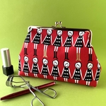 化粧ポーチ プチギフトなど ブーツの可愛い女の人柄 USAコットン マチ付き がま口ポーチ