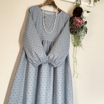【感謝SALE】春の装い💐清楚な小花柄ギャザーワンピース