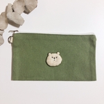 クマさんの刺繍フラットマスクポーチ(カーキ)