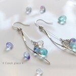シルバー925＊水滴と風の流れのピアス＊アクアブルーガラス＊アメリカンピアス風＊揺れる