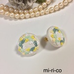 ミモザの花刺繍 イヤリング／ピアス
