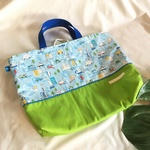 【床につかない！！】入園入学レッスンバッグ手提げ絵本袋リバーシブル01働く車が道路を走る町