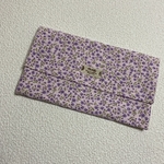 紫色の小花がいっぱいのポーチ
