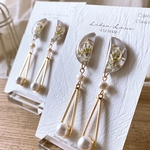 gekka 華月 ×パールのついたしずく型チャーム ピアス/イヤリング