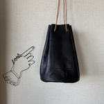 ■  カヌレ　black bag レザー巾着バック■ 内ポケット