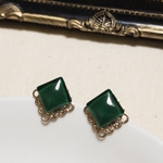 深緑のスクエアピアス