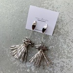 シルバーボトムフレアピアス
