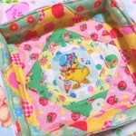 ファブリックトレイ　レトロアニマルトレイ　キルトトレイ　パッチワークトレイ　コスメトレイ　【カラフルひよこ🐥】