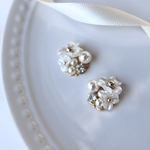 perl White flower bijou ピアス・イヤリング