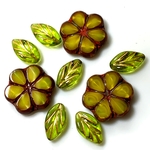 お花と、葉っぱ。計10個set（花×3葉×7）イエロー、ライトグリーン　チェコビーズ　テーブルカット　フラワー　プレス