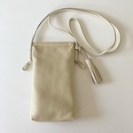 送料込み　レザースマホショルダーケース　内側リバティスリーピングローズ