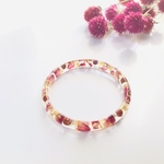 【sample sale】ローズペタルと金木犀のバングル　薔薇　バラ　レジン　花　バングル　赤　ドライフラワー