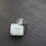ロイヤルブルームーンストーン（ペリステライト）　アンティークデザインリング　SILVER925