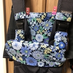 ベビービョルン　one KAI 抱っこ紐　よだれカバー 首回りカバー 一体型　胸カバー　エレガントフラワー　デニム調ヒッコリー