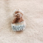 ニット帽ブローチ　Knitted cap brooch　ウール 