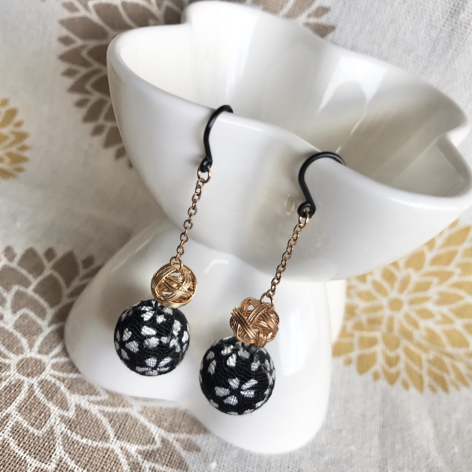 ハンドメイドピアス♡  ③名様 和風ピアス〜鈴夜桜〜 - MOZUQ hand made | minne byGMOペパボ