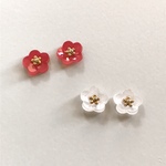 梅のピアス／イヤリング