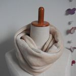48.【再販】シルクタッチファーねじりスヌード　淡いベージュ色　