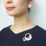紙アートブローチ&ピアス(イヤリング)セット　大人の白いシンプルサークル　七五三・卒園卒業・入園入学式などのセレモニー後もおしゃれに使えます