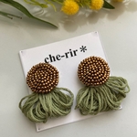 ビーズ刺繍のフリンジピアス／イヤリング