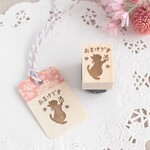 子猫の小さな『おまけです』スタンプ　猫　はんこ