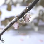 桜蝶のマニキュアフラワーピアス/イヤリング[春風の桜蝶]