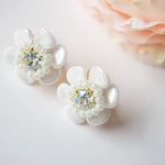 white flower pierce/earring petit (moon light)