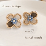 お花なビーズ刺繍ピアス／イヤリング　