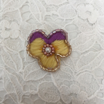 ビーズ刺繍ブローチ ビオラ 花ブローチ