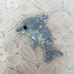 🐬ビーズ刺繍 ブローチ イルカブローチ