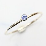 【silver925】 2ｍｍ　ベゼル　タンザナイト／ひっかかりのない覆輪留め　つけっぱなしOK　安心　アレルギー対応　ピンキーリング