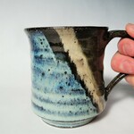 青色のモダンなマグカップ