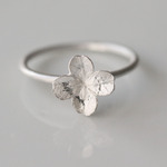 クローバーのリング