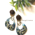処分価格☆300円☆花入レジン☆フロッキーブラウンのピアス/イヤリング