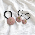 さくらんぼ刺繍のリネンヘアゴム/1本＊3サイズ展開